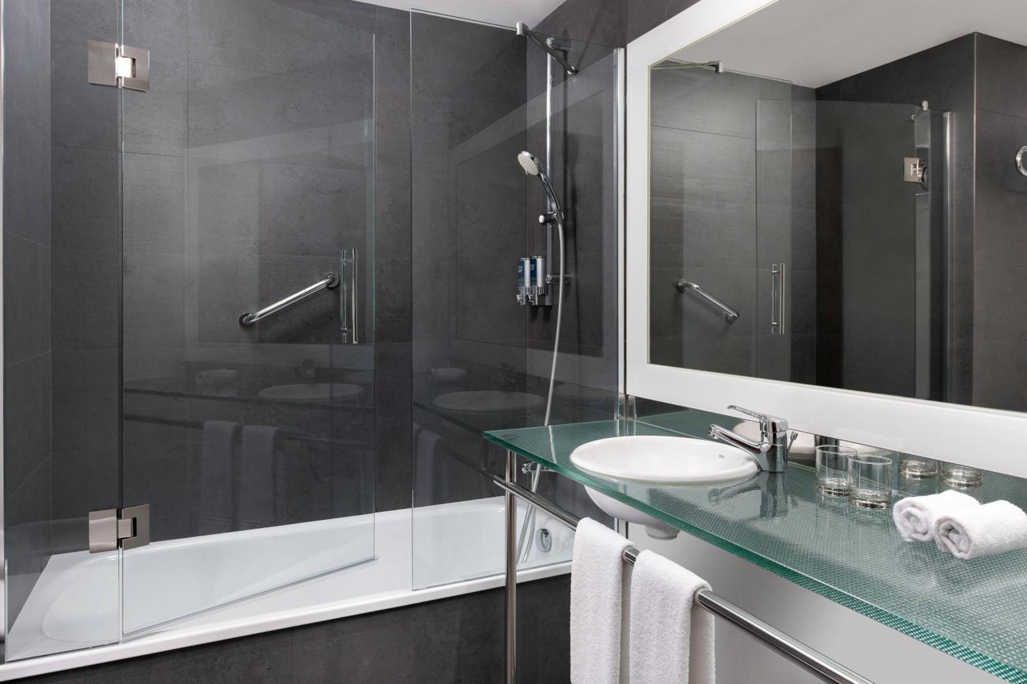 Four Points By Sheraton Barcelona Diagonal Екстериор снимка