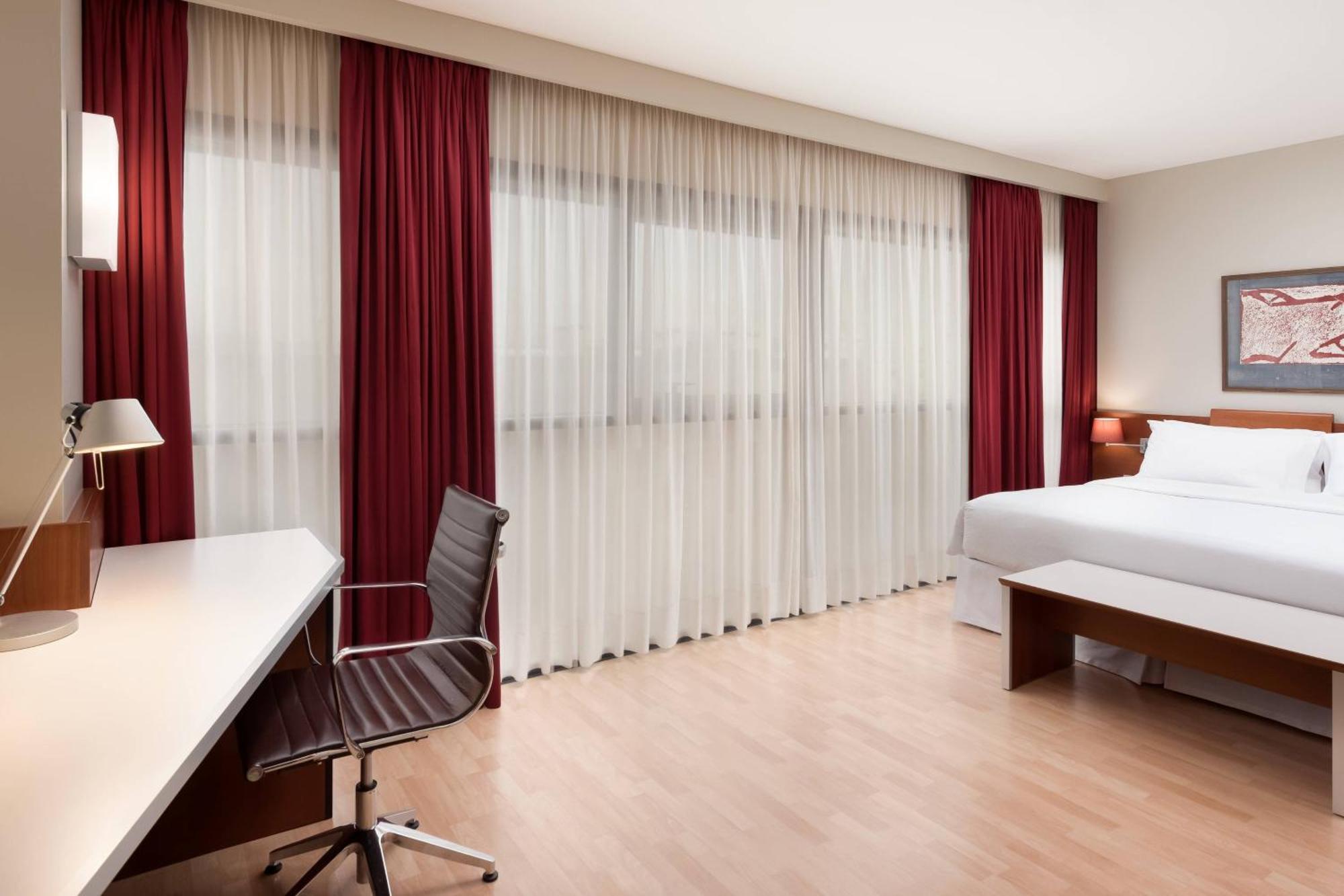 Four Points By Sheraton Barcelona Diagonal Екстериор снимка