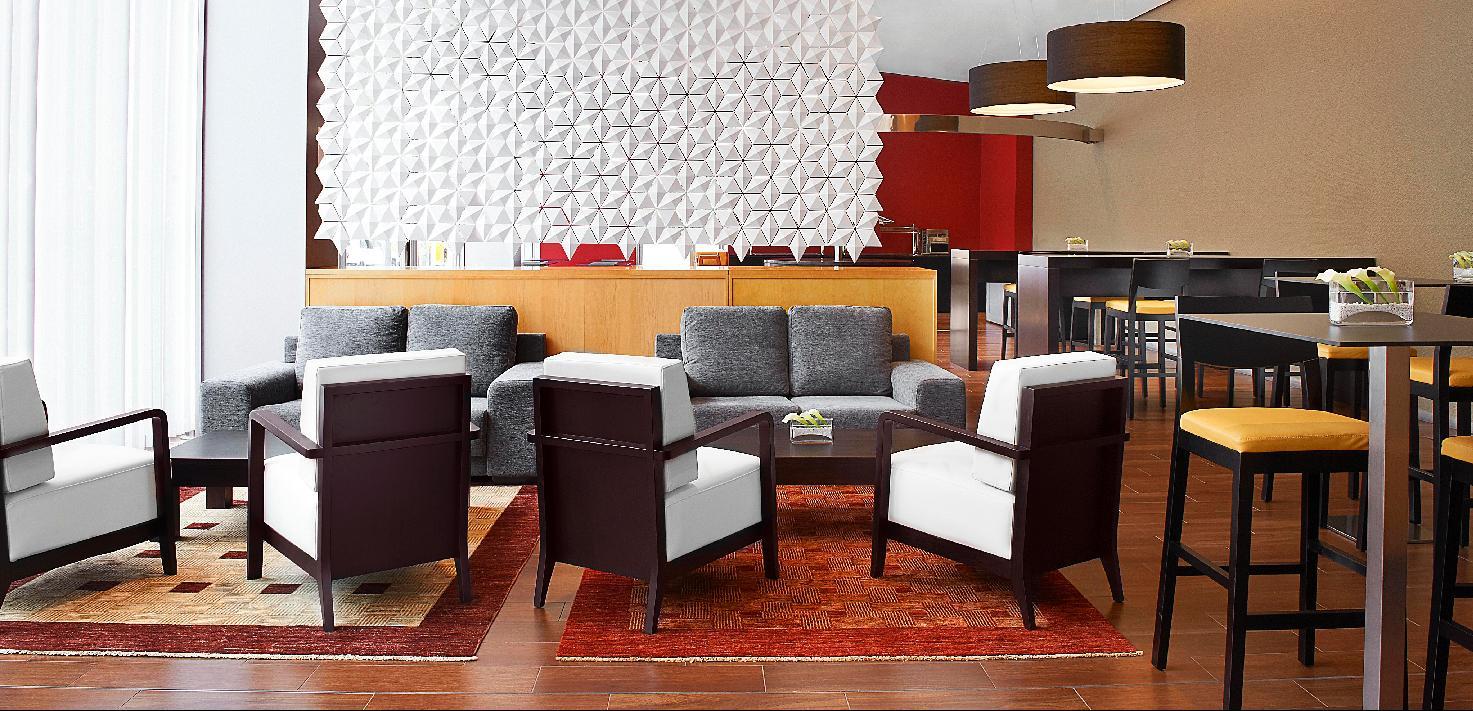 Four Points By Sheraton Barcelona Diagonal Ресторант снимка